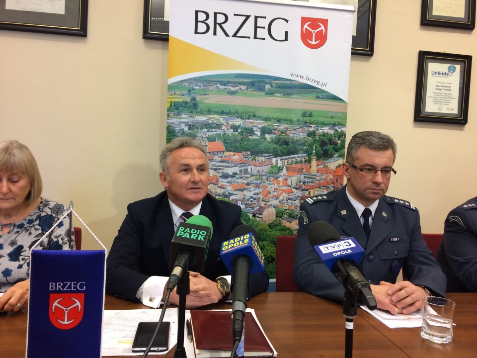 Konferencja prasowa Jezrego Wrębiaka i ppłk Leszka Czereby