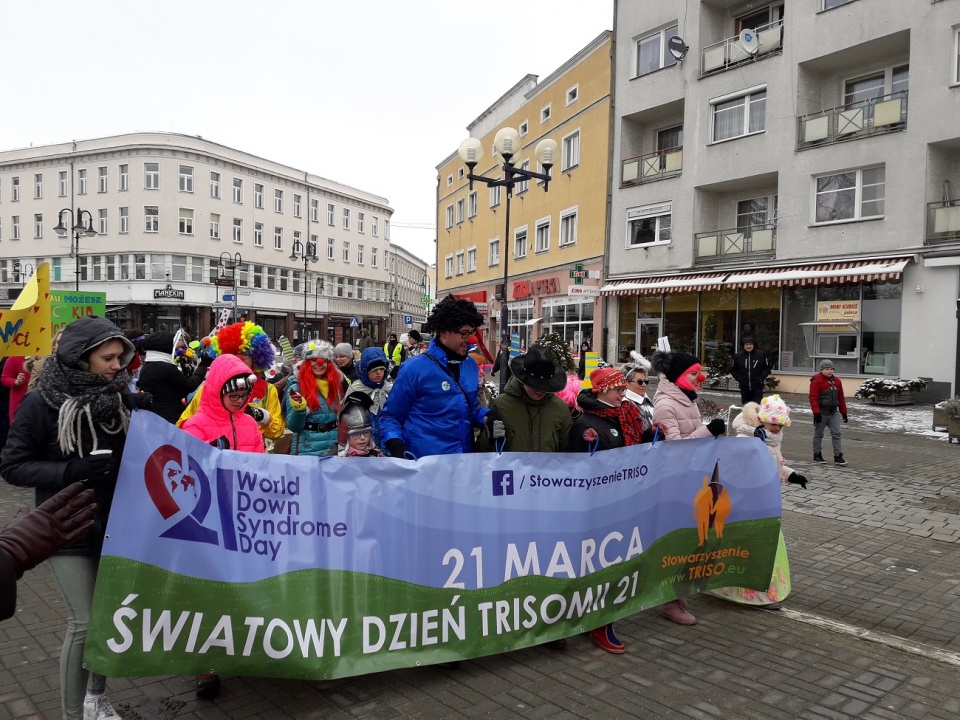 "Nieziemskie" postaci przeszły ulicami Opola. Tak świętowali Światowy Dzień Trisomii 21[fot. Wiktoria Palarczyk]