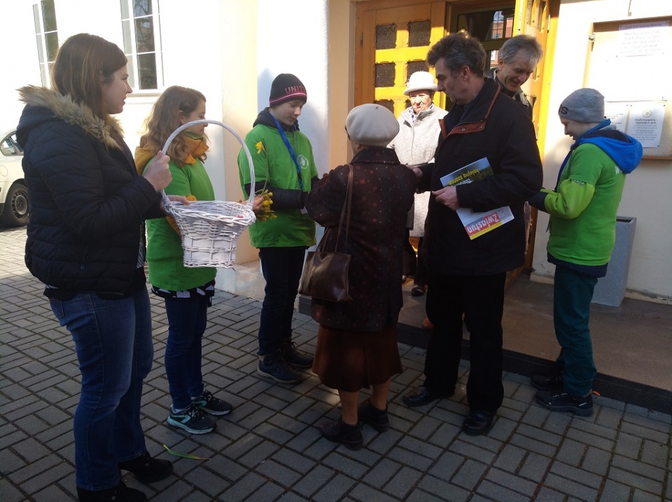 Zbiórka pieniędzy przy Kościele Ewangelicko-Augsburskim w Opolu [fot. Katarzyna Doros]