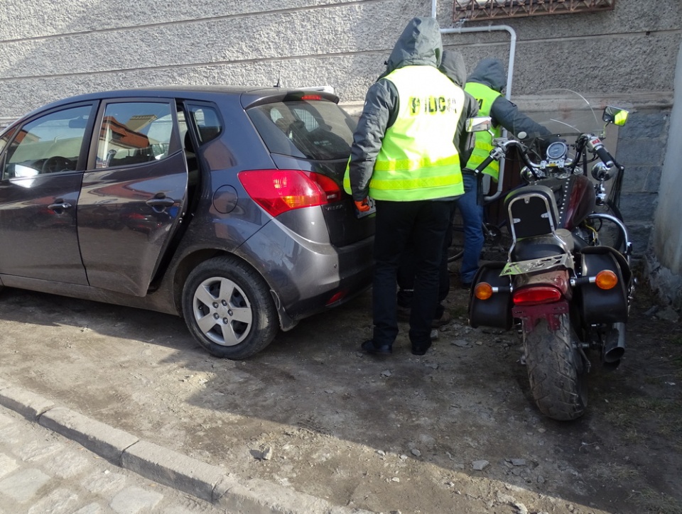 Policjanci z Brzegu odzyskali skradziony kilka miesięcy temu motocykl [fot. KPP Brzeg]