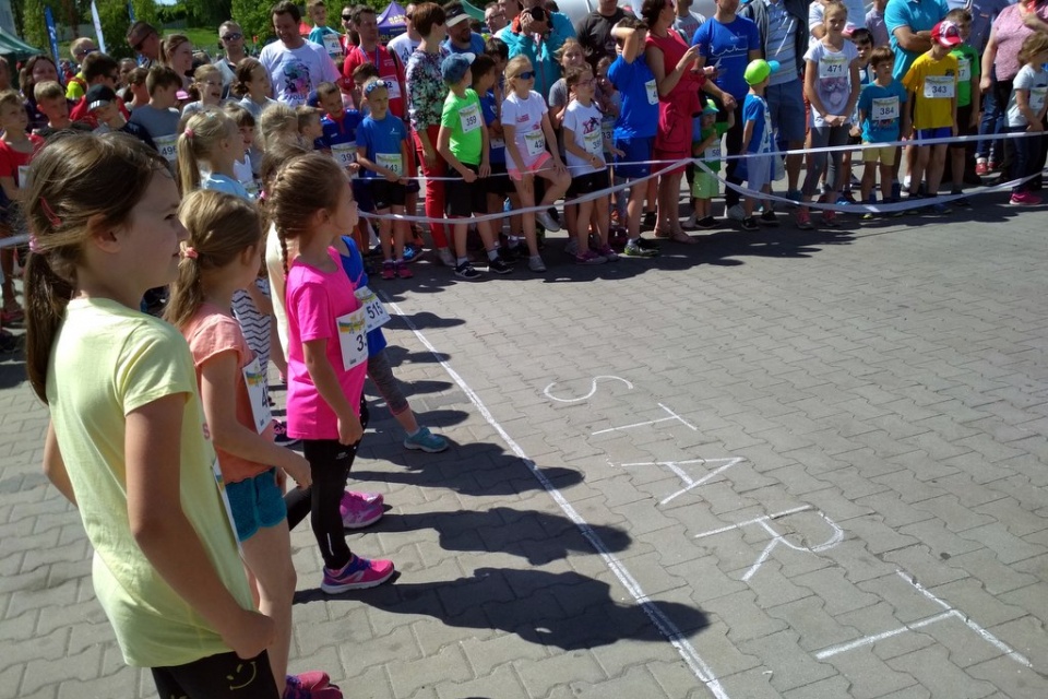 Sporo emocji na 421 metrach. Opolskie dzieci pobiegły w mini maratonie [fot. Joanna Matlak]