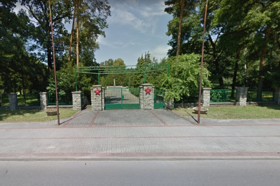 Cmentarz żołnierzy radzieckich w Kędzierzynie-Koźlu [fot. googlemaps]