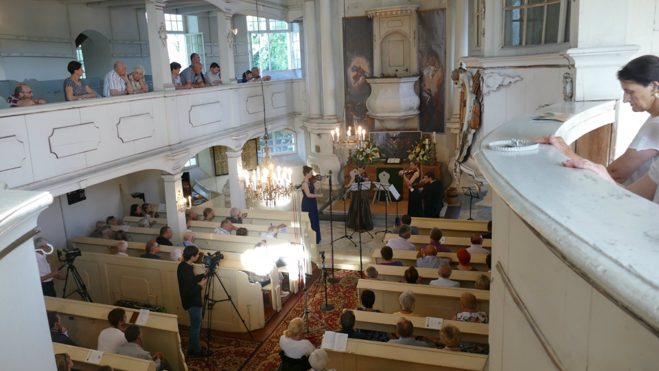 Wnętrze kościoła podczas koncertu inaugurującego XV festiwal weberowski w Pokoju © [fot. Małgorzata Ślusarczyk]