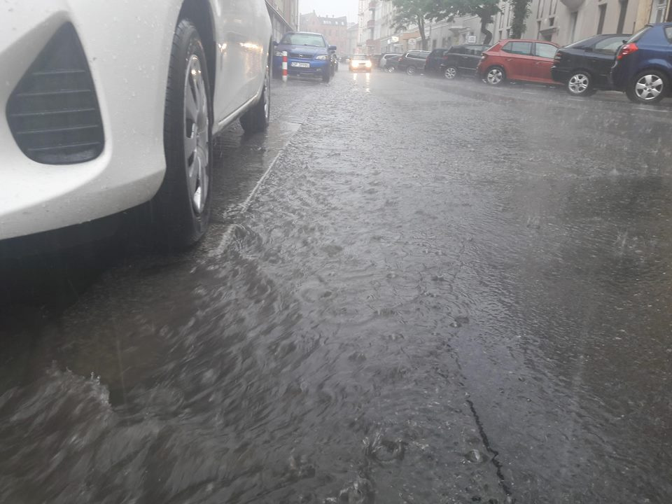 Intensywne opady deszczu w Opolu