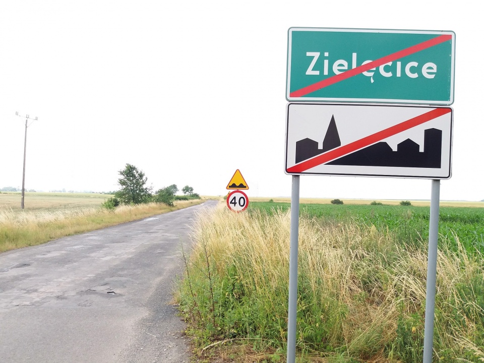 Droga z Zielęcic do Małujowic doczeka się modernizacji [fot. Maciej Stępień]