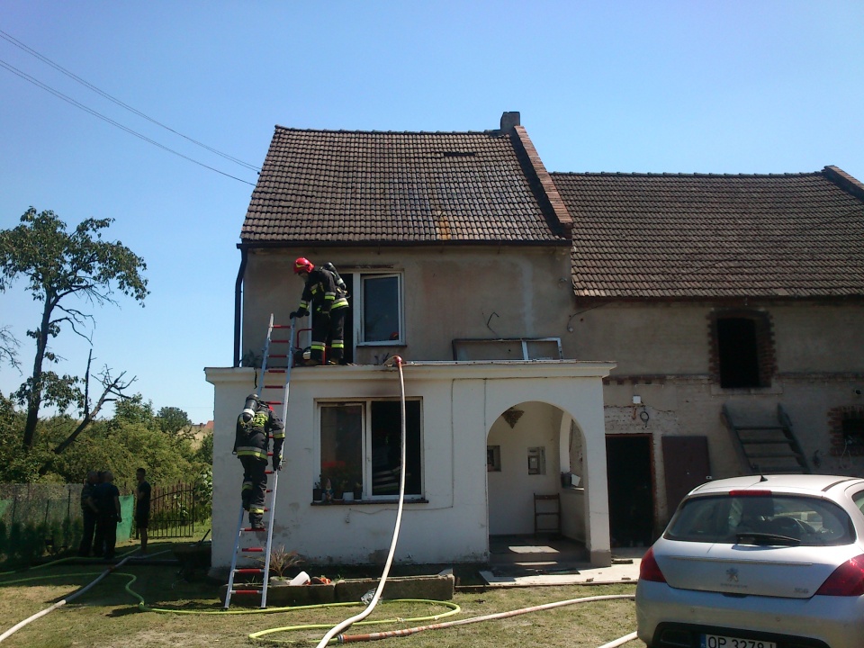 Pożar domu w Złotogłowicah [fot. KP PSP w Nysie]