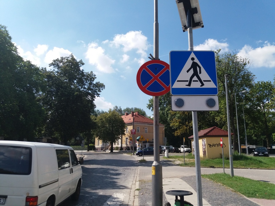 Nowe sygnalizatory pojawiły się na przejściach dla pieszych w Brzegu i powiecie [fot. Maciej Stępień]