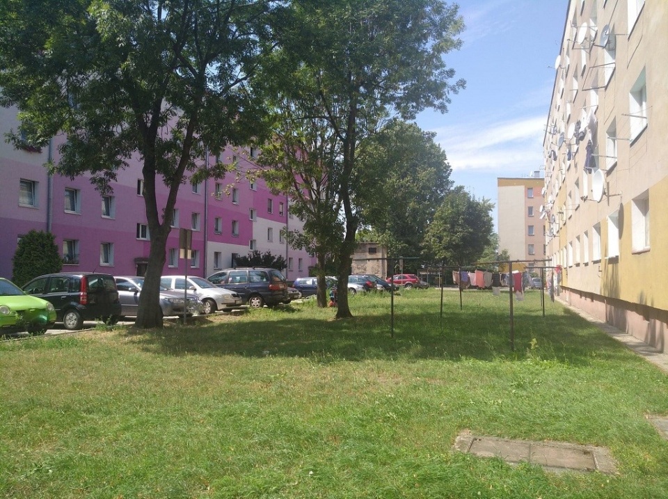 Bloki przy ulicy Moniuszki w Strzelcach Opolskich [fot. Katarzyna Doros]