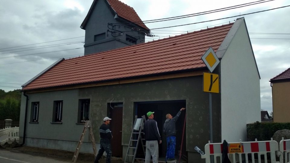 Przebudowa starej remizy strażackiej OSP w Opolu-Grudzicach na końcówce [fot. Joanna Matlak]