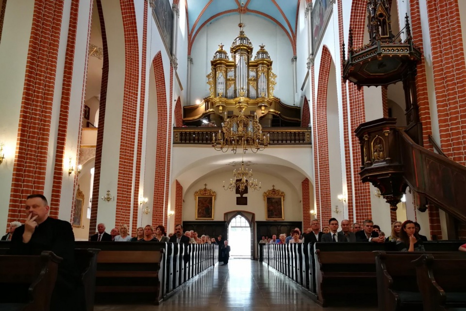 Organy w kościele w Grodkowie [fot. Daniel Klimczak]