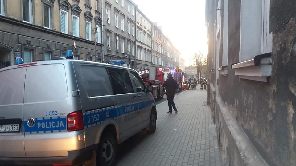 Pożar budynku przy ulicy Szkolnej w Prudniku [zdj. OSP]
