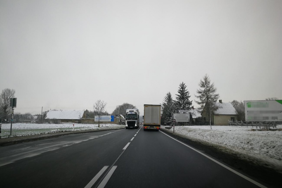 Mieszkańcy Strobic ponownie zablokują drogę [fot. Daniel Klimczak]