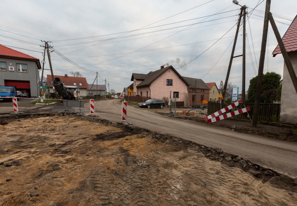 Przebudowa drogi powiatowej w Zalesiu Śląskim [fot. Błażej Duk]