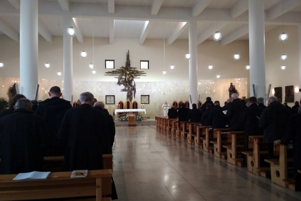 Pokutowali za grzechy duchownych. Modlitwa kapłanów w kościele seminaryjnym w Opolu [fot. Joanna Matlak]