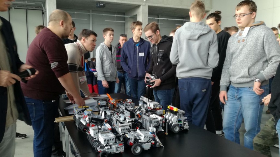 Lego Sumo, Line Follower czy Way Finder - dzisiaj w Opolu zorganizowano pierwsze w tym sezonie zawody w ramach opolskiej ligi robotów 2