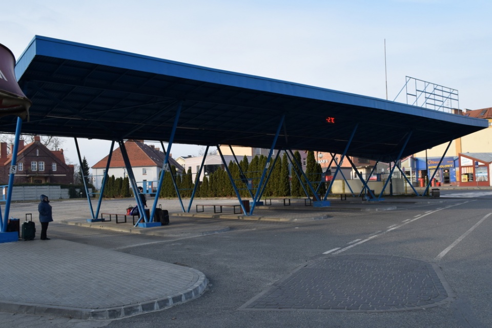 Dworzec autobusowy w Koźlu już świeci pustkami [fot. Jacek Pelczar]