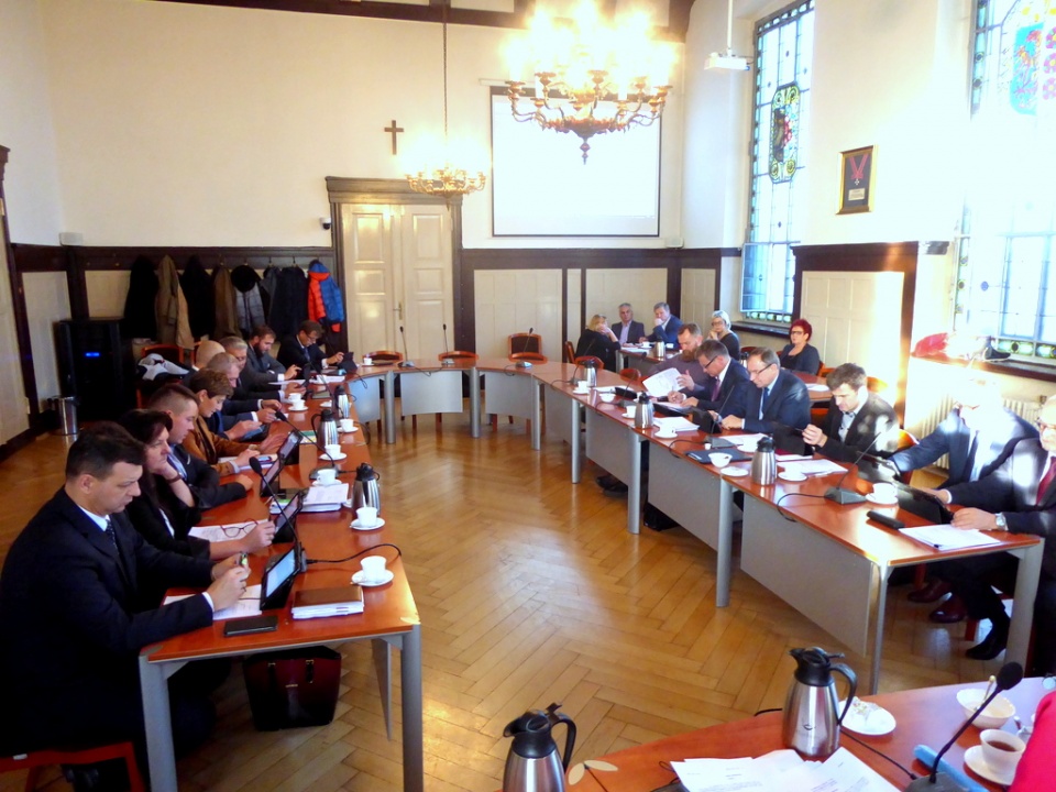 Sesja Rady Powiatu Oleskiego [fot. Witold Wośtak]