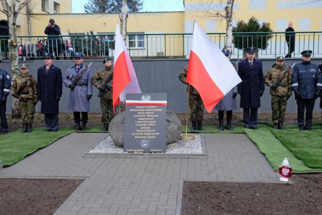 Uczczono ofiary Marszu Śmierci w Racławicach Śląskich. Ta pamięć lokalna nie powinna nigdy wygasnąć [ZDJĘCIA]