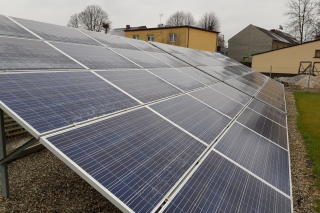 Otmuchów chce stawiać u siebie elektrownie słoneczne. Mieszkańcy będą mogli korzystać z tańszego prądu