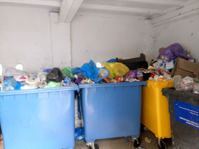 Wyższe stawki za wywóz śmieci również w Dobrodzieniu. Zamiast dopłacać, lepiej mnożyć pieniądze na inwestycje