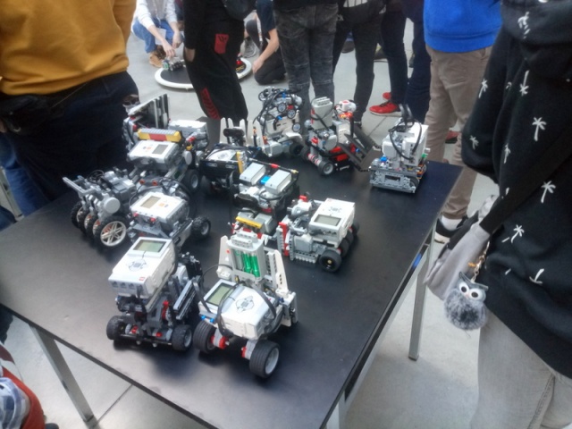 Młodzi konstruktorzy kontynuują rywalizację w Opolskiej Lidze Robotów