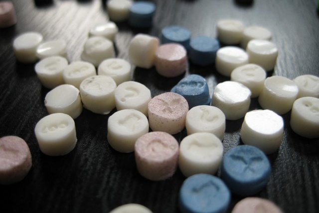 Dzięki zgłoszeniu mieszkańców, nyska policja ujęła posiadaczy sporej ilości narkotyków