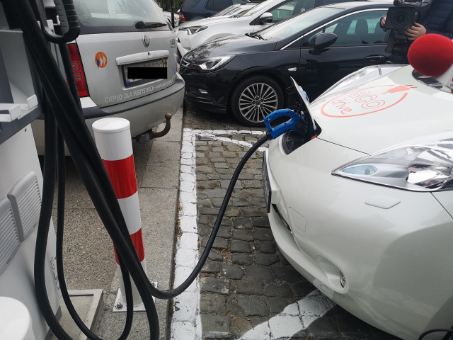 Opole ma pierwszą stację ładowania elektrycznych samochodów