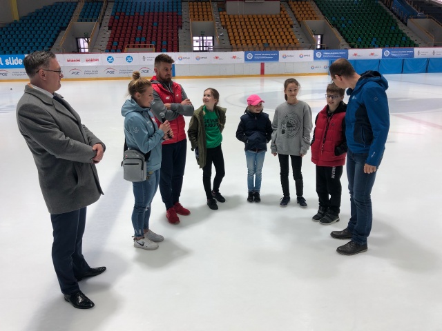 Mistrz olimpijski Zbigniew Bródka przyjechał do Opola. Zachęcał dzieci do uprawiania zimowych dyscyplin