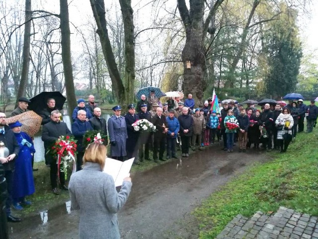 Nysa upamiętniła polskich oficerów zamordowanych w Katyniu