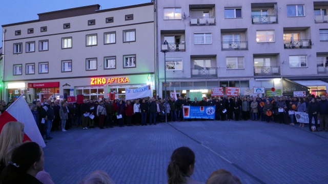 Opole: kolejny wiec poparcia dla nauczycielskiego strajku