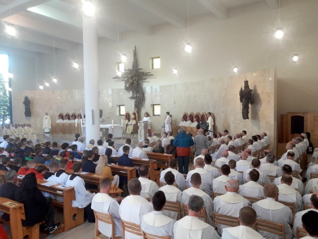 Kapłani diecezji opolskiej odnowili przyrzeczenia złożone w dniu święceń