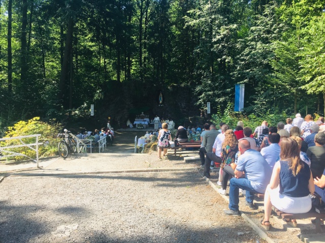 Tłumy wiernych uczestniczyły w uroczystości Matki Bożej Anielskiej z Porcjunkuli w Prudniku Lesie