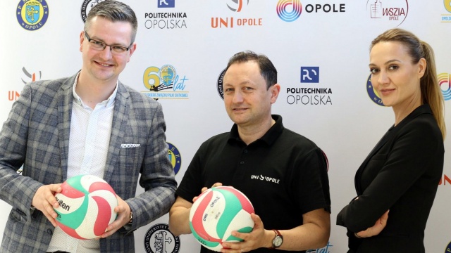 Włoch przedłużył kontrakt. Nicola Vettori nadal będzie trenerem siatkarek UNI Opole