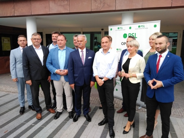 Kandydaci komitetu PSL-Koalicja Polska zaprezentowali w Opolu pierwsze punkty programu wyborczego