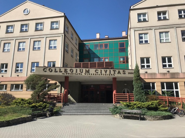 Opole: uczelnie wprowadzają hybrydowy tryb nauki. Są przygotowane na powrót studentów