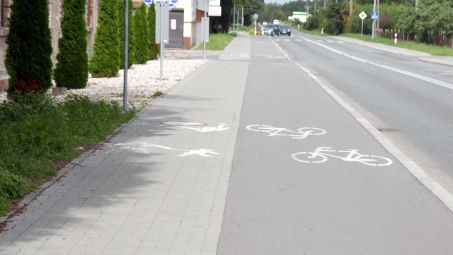 Wszystkie drogi prowadzą do... dworca. W Tułowicach kończy się budowa sieci ścieżek pieszo-rowerowych