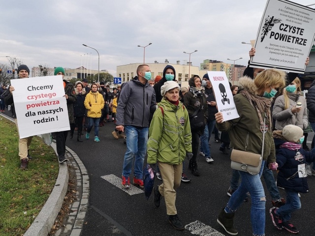 Mieszkańcy Kędzierzyna-Koźla wyszli na ulice walczyć o czyste powietrze. Mamy dość trucia