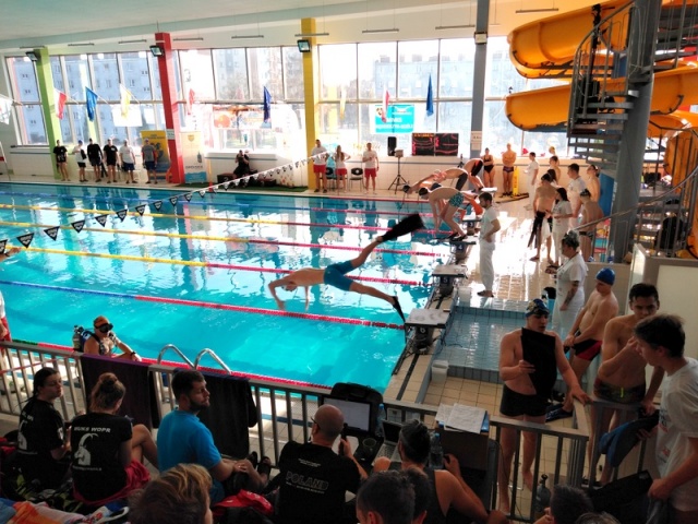 Ponad 200 ratowniczek i ratowników rywalizowało w mistrzostwach Polski na kędzierzyńsko-kozielskim basenie