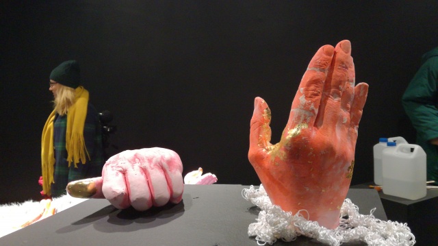 Wystawa w GSW Nie do widzenia, czyli dłońmi także można widzieć świat