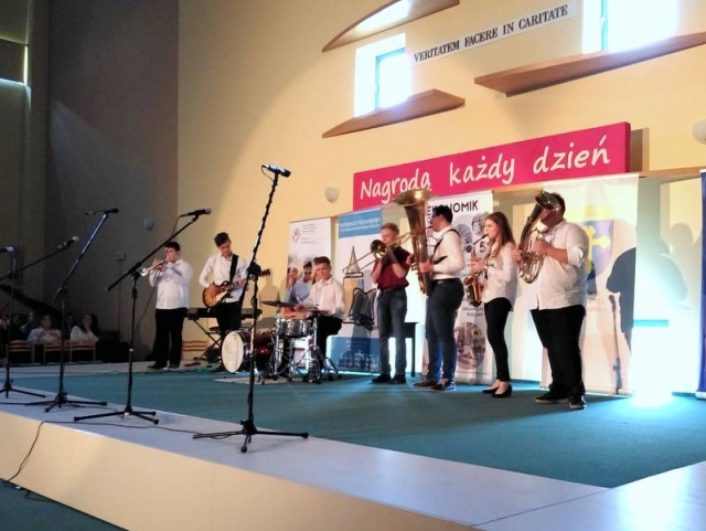 Młodzież z Opola zorganizowała koncert charytatywny. Pieniądze sfinansują turnus rehabilitacyjny dla Adriana