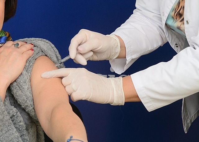 Brzescy seniorzy będą mogli skorzystać z bezpłatnych szczepień przeciwko grypie. Dawek może być jednak mniej, niż planowano