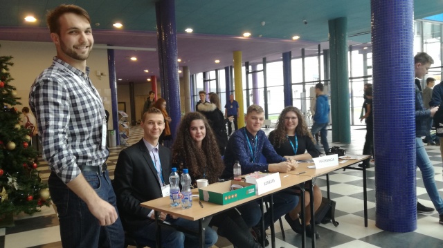 Studenci z LogPoint namawiają do studiowania logistyki na Politechnice Opolskiej
