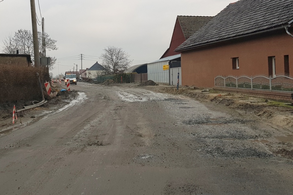Remontowana droga w Zalesiu Śląskim [fot. Agnieszka Pospiszyl]