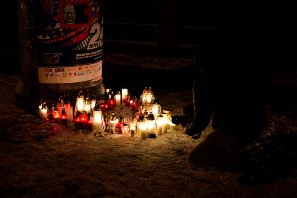 Mieszkańcy Namysłowa uczcili pamięć prezydenta Gdańska [fot. Daniel Klimczak]