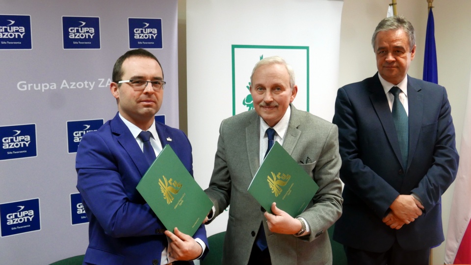 Podpisanie umowy pomiędzy KRUS a Grupą Azoty ZAK SA [fot. Mariusz Chałupnik]