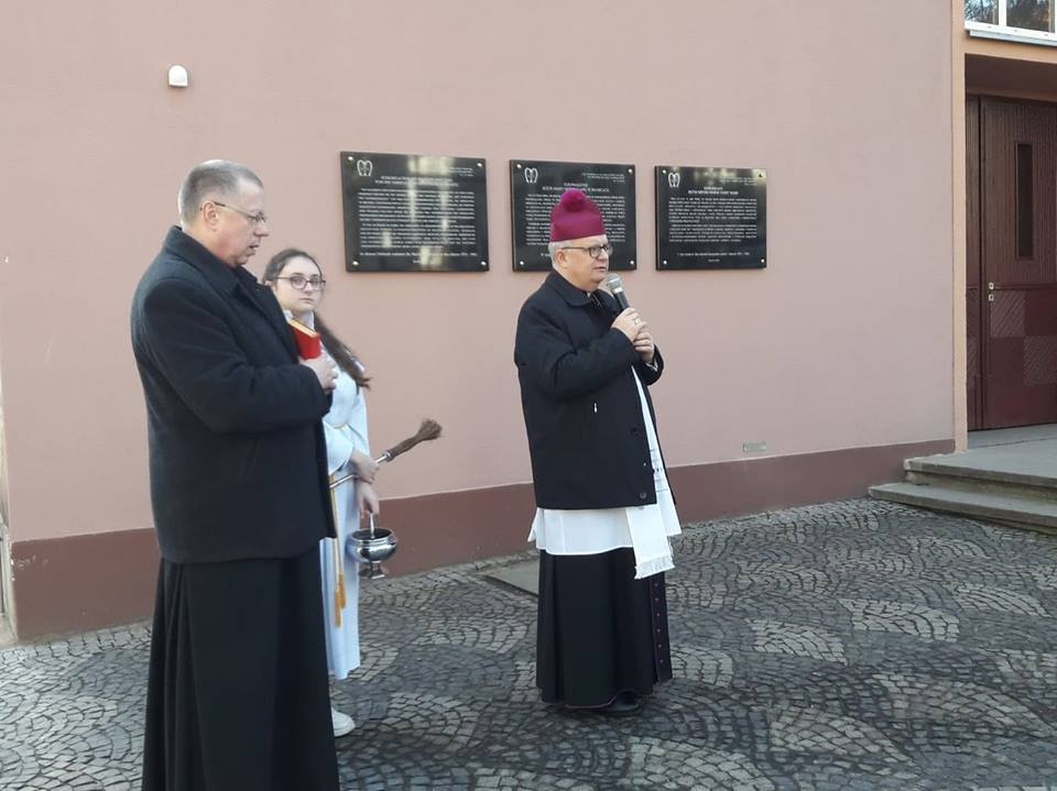 Tablice upamiętnią 120-lat posługi zakonnic w Branicach