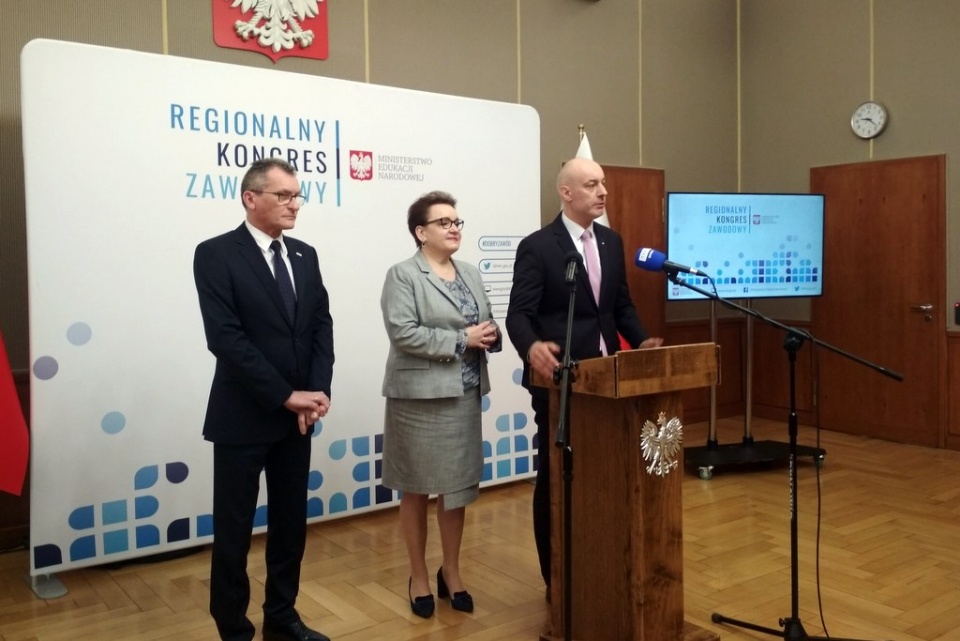 Minister Anna Zalewska goszcząca dziś w Opolu, otworzyła pierwszy w kraju Regionalny Kongres Zawodowy [fot. Joanna Matlak]