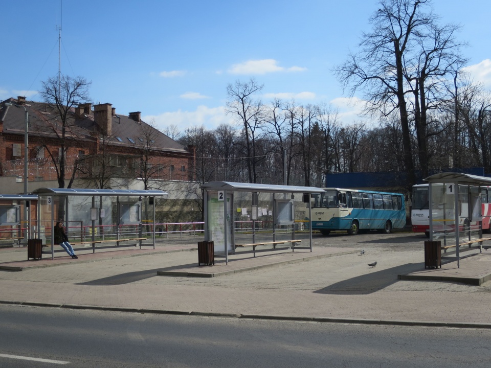 Dworzec autobusowy w Prudniku. Gmina kupiła go od Arrivy w ubiegłym roku [zdj. Jan Poniatyszyn]