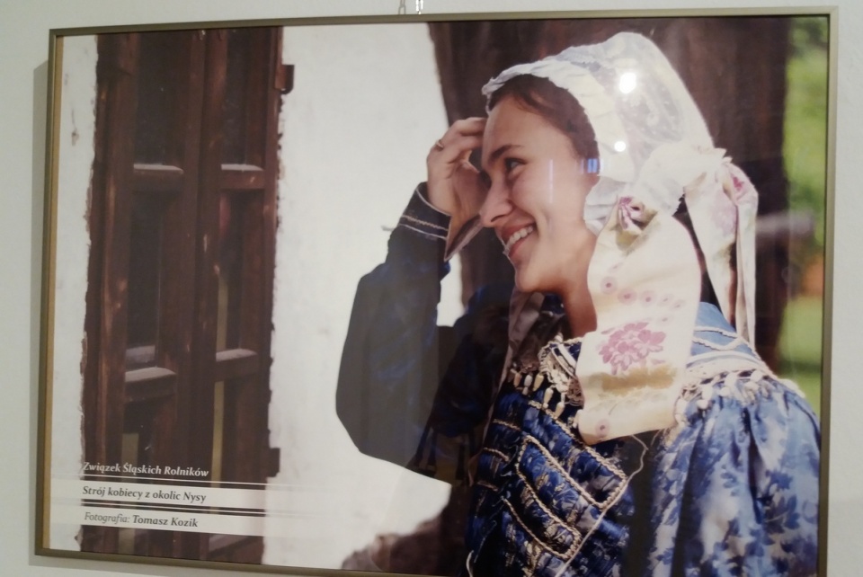 Śląski strój ludowy z wystawy "Typowo sląskie" w nyskim muzeum [Fot.Dorota Kłonowska]