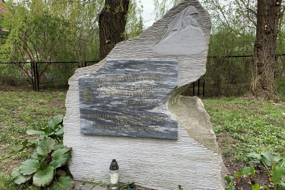 Obelisk upamiętniający ofiary ziemi katyńskiej [fot. Daniel Klimczak]